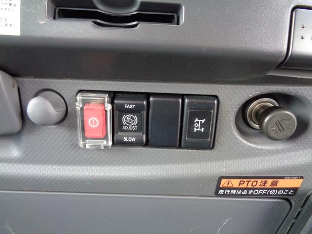 フォワード 2.65t/ユニック/クレーン付き/4段クレーン/ラジコン付き/2.9t吊り/走行5万キロ台/ETC/荷台内寸約540×220/スムーサー/オートマ/内外装クリーニング済/保証付き販売車両(46枚目)