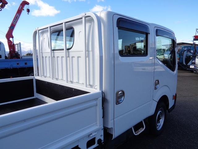 キャンターガッツ Wキャブ/6人乗り/4WD/リアシングルタイヤ/5速マニュアル/リアヒーター/キーレス/ETC/内外装クリーニング済/保証付き販売車両/(17枚目)