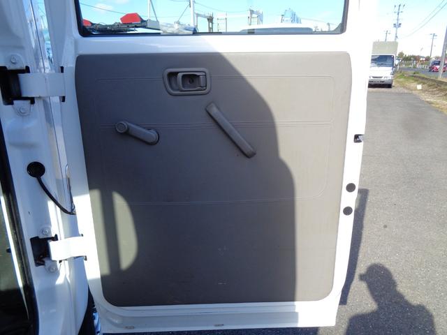 キャンターガッツ Wキャブ/6人乗り/4WD/リアシングルタイヤ/5速マニュアル/リアヒーター/キーレス/ETC/内外装クリーニング済/保証付き販売車両/(25枚目)
