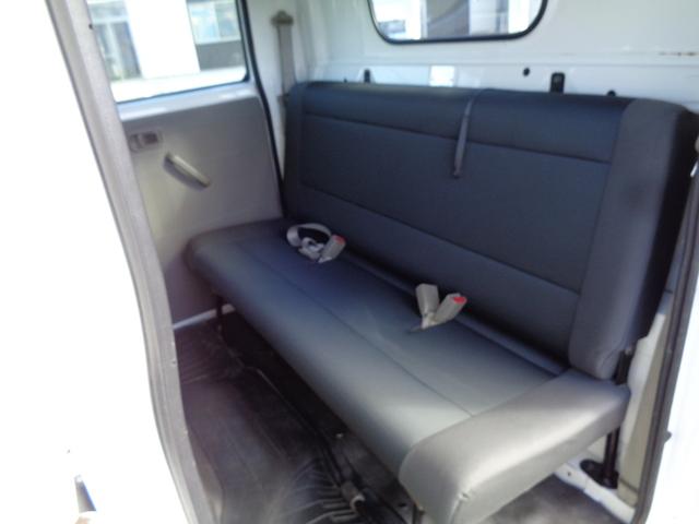 キャンターガッツ Wキャブ/6人乗り/4WD/リアシングルタイヤ/5速マニュアル/リアヒーター/キーレス/ETC/内外装クリーニング済/保証付き販売車両/(30枚目)