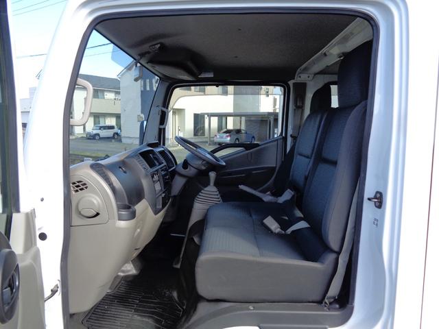 キャンターガッツ Wキャブ/6人乗り/4WD/リアシングルタイヤ/5速マニュアル/リアヒーター/キーレス/ETC/内外装クリーニング済/保証付き販売車両/(32枚目)