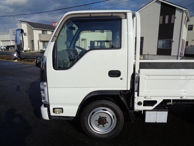 エルフトラック 1.5t/4WD/平ボディ/リアシングルタイヤ/オートマ/10尺平ボディ/関東仕入れ/内外装クリーニング済/保証付き販売車両(8枚目)
