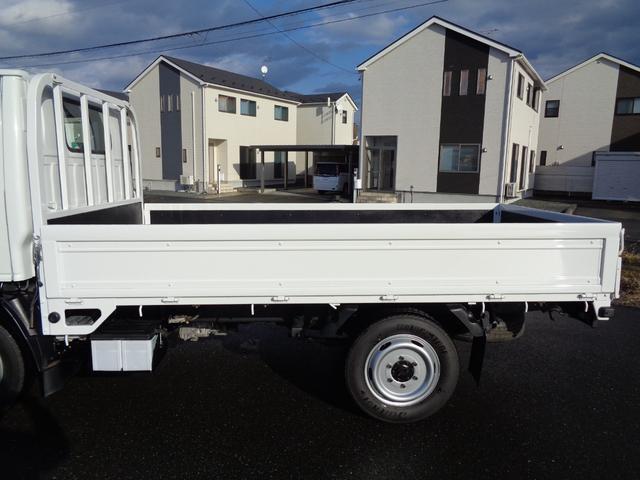 エルフトラック 1.5t/4WD/平ボディ/リアシングルタイヤ/オートマ/10尺平ボディ/関東仕入れ/内外装クリーニング済/保証付き販売車両(10枚目)
