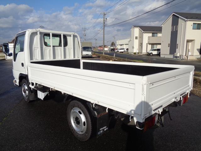 エルフトラック 1.5t/4WD/平ボディ/リアシングルタイヤ/オートマ/10尺平ボディ/関東仕入れ/内外装クリーニング済/保証付き販売車両(11枚目)
