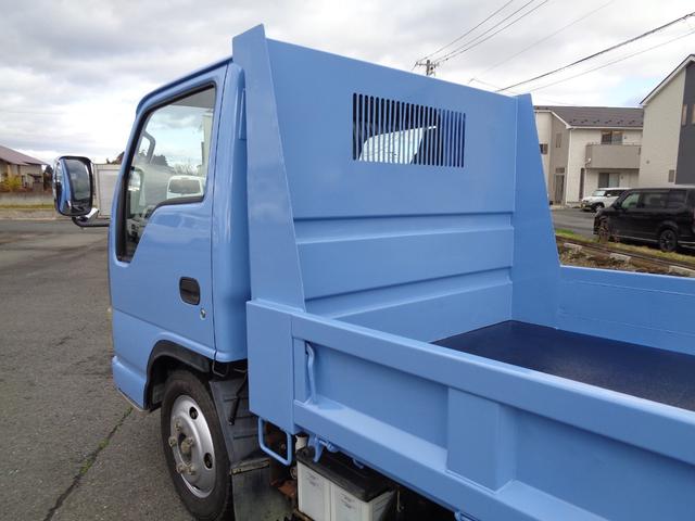 アトラストラック 　２ｔ／全低床強化ダンプ／５速マニュアル／煤焼き不要／関東仕入れ／メッキパーツ／外装塗装仕上げ／ルームクリーニング済み／保証付き販売車両／（9枚目）