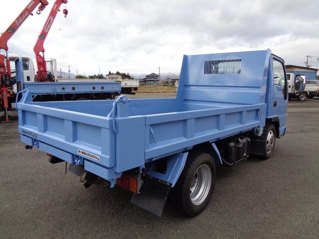アトラストラック 　２ｔ／全低床強化ダンプ／５速マニュアル／煤焼き不要／関東仕入れ／メッキパーツ／外装塗装仕上げ／ルームクリーニング済み／保証付き販売車両／（13枚目）