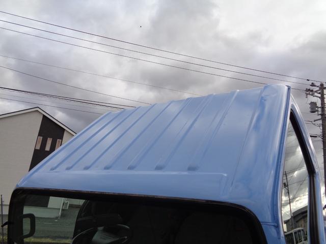 アトラストラック 　２ｔ／全低床強化ダンプ／５速マニュアル／煤焼き不要／関東仕入れ／メッキパーツ／外装塗装仕上げ／ルームクリーニング済み／保証付き販売車両／（20枚目）