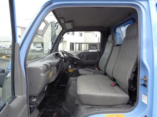 アトラストラック 　２ｔ／全低床強化ダンプ／５速マニュアル／煤焼き不要／関東仕入れ／メッキパーツ／外装塗装仕上げ／ルームクリーニング済み／保証付き販売車両／（24枚目）