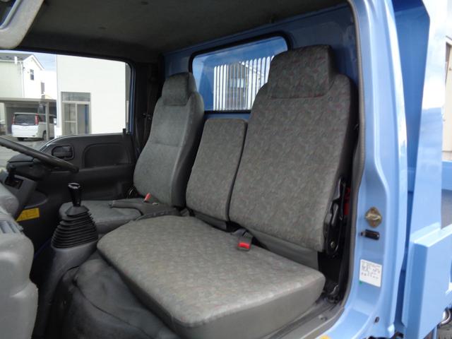 アトラストラック 　２ｔ／全低床強化ダンプ／５速マニュアル／煤焼き不要／関東仕入れ／メッキパーツ／外装塗装仕上げ／ルームクリーニング済み／保証付き販売車両／（25枚目）
