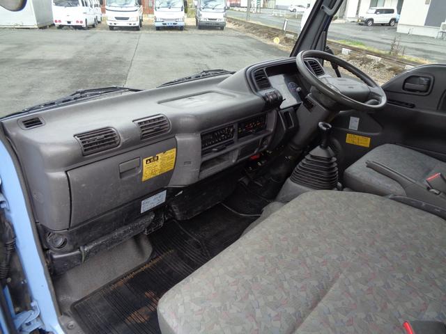 アトラストラック 　２ｔ／全低床強化ダンプ／５速マニュアル／煤焼き不要／関東仕入れ／メッキパーツ／外装塗装仕上げ／ルームクリーニング済み／保証付き販売車両／（26枚目）