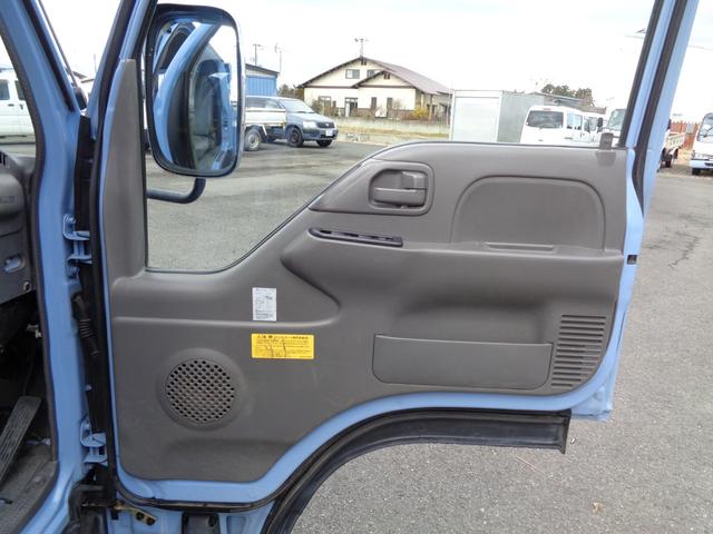 アトラストラック 　２ｔ／全低床強化ダンプ／５速マニュアル／煤焼き不要／関東仕入れ／メッキパーツ／外装塗装仕上げ／ルームクリーニング済み／保証付き販売車両／（27枚目）