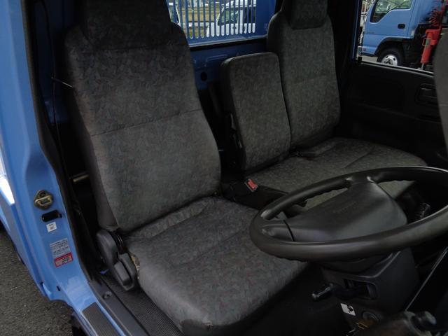 アトラストラック 　２ｔ／全低床強化ダンプ／５速マニュアル／煤焼き不要／関東仕入れ／メッキパーツ／外装塗装仕上げ／ルームクリーニング済み／保証付き販売車両／（30枚目）