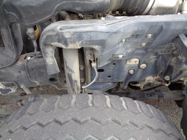 アトラストラック 　２ｔ／全低床強化ダンプ／５速マニュアル／煤焼き不要／関東仕入れ／メッキパーツ／外装塗装仕上げ／ルームクリーニング済み／保証付き販売車両／（47枚目）