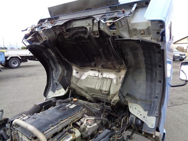 アトラストラック 　２ｔ／全低床強化ダンプ／５速マニュアル／煤焼き不要／関東仕入れ／メッキパーツ／外装塗装仕上げ／ルームクリーニング済み／保証付き販売車両／（51枚目）