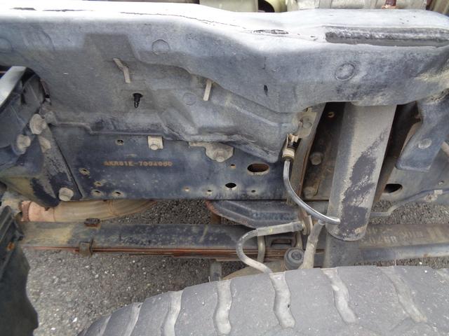 アトラストラック 　２ｔ／全低床強化ダンプ／５速マニュアル／煤焼き不要／関東仕入れ／メッキパーツ／外装塗装仕上げ／ルームクリーニング済み／保証付き販売車両／（53枚目）