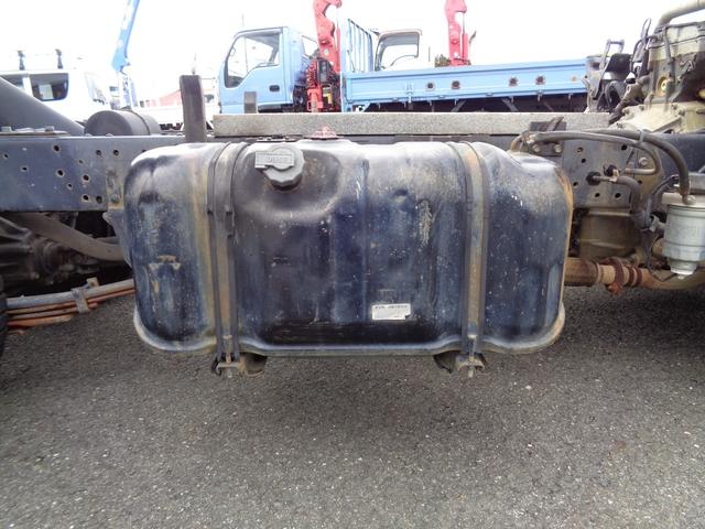 アトラストラック 　２ｔ／全低床強化ダンプ／５速マニュアル／煤焼き不要／関東仕入れ／メッキパーツ／外装塗装仕上げ／ルームクリーニング済み／保証付き販売車両／（55枚目）