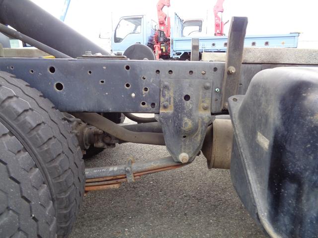 アトラストラック 　２ｔ／全低床強化ダンプ／５速マニュアル／煤焼き不要／関東仕入れ／メッキパーツ／外装塗装仕上げ／ルームクリーニング済み／保証付き販売車両／（56枚目）