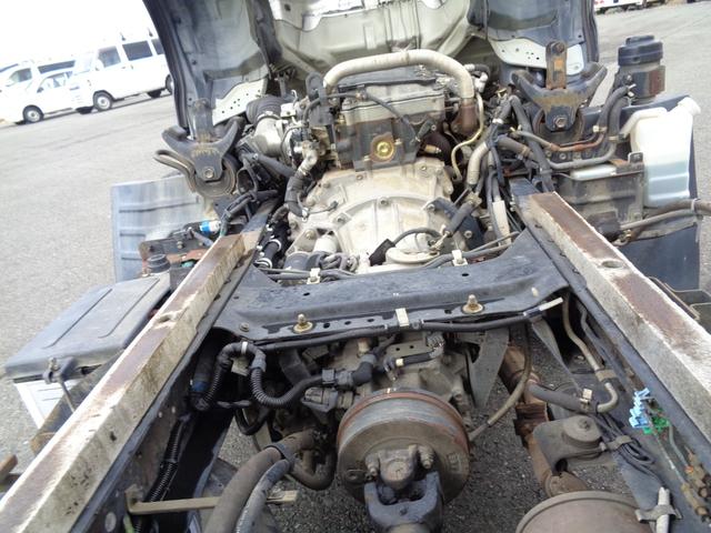 アトラストラック 　２ｔ／全低床強化ダンプ／５速マニュアル／煤焼き不要／関東仕入れ／メッキパーツ／外装塗装仕上げ／ルームクリーニング済み／保証付き販売車両／（58枚目）