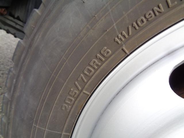 アトラストラック 　２ｔ／全低床強化ダンプ／５速マニュアル／煤焼き不要／関東仕入れ／メッキパーツ／外装塗装仕上げ／ルームクリーニング済み／保証付き販売車両／（67枚目）