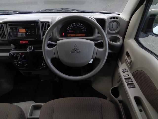 ミニキャブバン ブラボー 4WD/オートマ/キーレス/走行3万キロ台/禁煙車/リアヒーター/上級グレード/モケットシート/内外装クリーニング済/保証付き販売車両(8枚目)