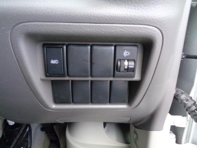 ミニキャブバン ブラボー 4WD/オートマ/キーレス/走行3万キロ台/禁煙車/リアヒーター/上級グレード/モケットシート/内外装クリーニング済/保証付き販売車両(16枚目)