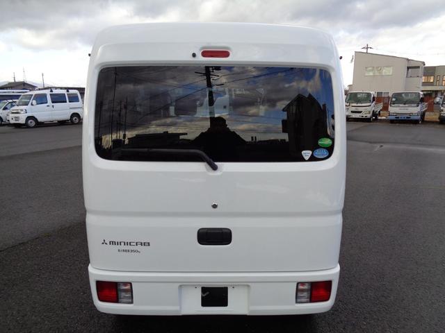 ミニキャブバン ブラボー 4WD/オートマ/キーレス/走行3万キロ台/禁煙車/リアヒーター/上級グレード/モケットシート/内外装クリーニング済/保証付き販売車両(24枚目)