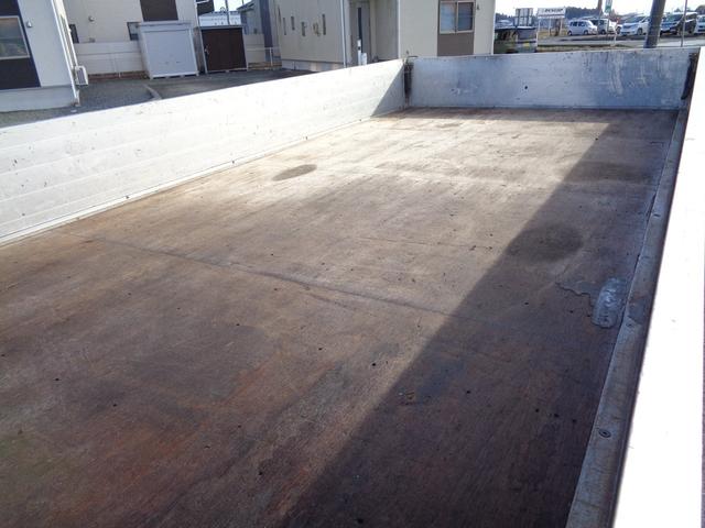 エルフトラック 　２ｔ／ワイドロング／アルミブロック／バックモニター／６速マニュアル／走行４万キロ台／スムーサーシフト／関東仕入れ／内外装クリーニング済／保証付き販売車両（22枚目）