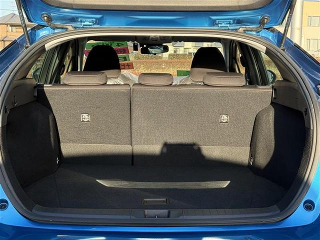 プリウス Ｓ　４ＷＤ　寒冷地　衝突被害軽減システム　メモリーナビ　バックカメラ　ワンセグ　ＬＥＤヘッドランプ　アルミホイール　スマートキー　オートクルーズコントロール　ＥＴＣ　盗難防止装置　キーレス　横滑り防止機能（32枚目）