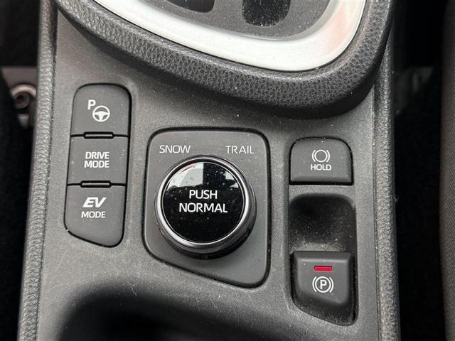 ヤリスクロス ハイブリッドG 4WD 寒冷地 衝突被害軽減システム メモリーナビ バックカメラ スマートキー オートクルーズコントロール ETC 盗難防止装置 キーレス 横滑り防止機能 ハイブリッド(13枚目)