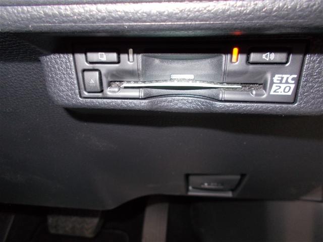 カローラツーリング ハイブリッド　Ｇ　４ＷＤ　寒冷地　衝突被害軽減システム　メモリーナビ　バックカメラ　フルセグ　スマートキー　オートクルーズコントロール　ＥＴＣ　盗難防止装置　キーレス　横滑り防止機能　ハイブリッド（10枚目）