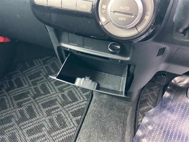 タント X 電動スライドドア スマートキー アイドリングストップ ベンチシート CVT 盗難防止システム ABS CD USB アルミホイール 衝突安全ボディ エアコン パワーステアリング パワーウィンドウ(9枚目)