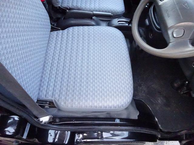 ハイゼットトラック 　４ＷＤ　フロアオートマ　オールペイント　エアコン　パワステ　運転席助手席エアバック　ゴムマット　ドアバイザー　下廻り塗装（22枚目）