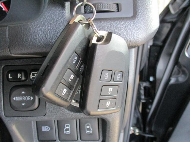 レジアスエースバン スーパーＧＬ　ダークプライムＩＩ　ケンウッドフルセグＴＶナビ　バックカメラ　ＥＴＣ　４ＷＤ　衝突被害軽減ブレーキ　両側パワースライド　ＬＥＤヘッドライト　スマートキー＆プッシュスタート　室内消臭抗菌ルームクリーニング済み　整備保証付（39枚目）