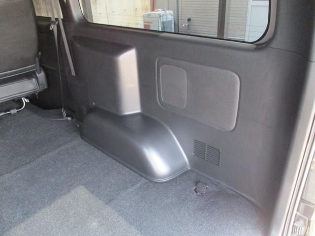 レジアスエースバン スーパーＧＬ　ダークプライムＩＩ　ケンウッドフルセグＴＶナビ　バックカメラ　ＥＴＣ　４ＷＤ　衝突被害軽減ブレーキ　両側パワースライド　ＬＥＤヘッドライト　スマートキー＆プッシュスタート　室内消臭抗菌ルームクリーニング済み　整備保証付（48枚目）