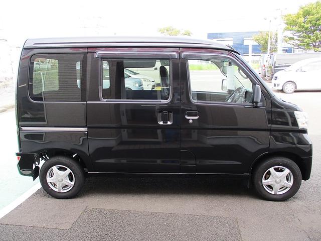 ハイゼットカーゴ ＤＸ　ＳＡＩＩＩ　純正ラジオ　パートタイム切り替え４ＷＤ　衝突被害軽減スマートアシスト　トラクションコントロール　キーレスキー　ヘッドライトレベライザー　Ａストップ　室内消臭抗菌ルームクリーニング済み　整備保証付（11枚目）
