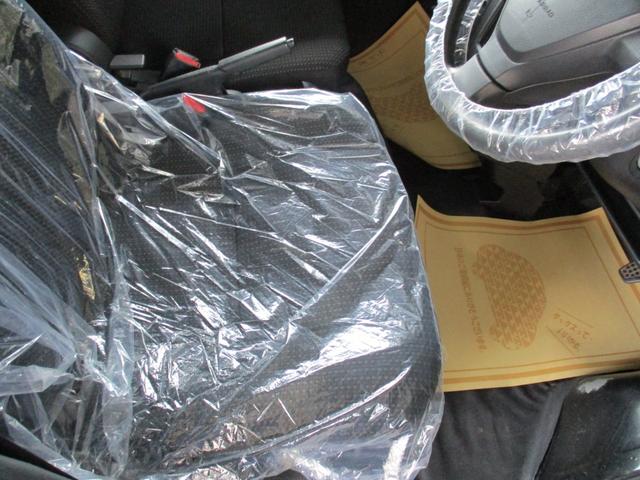 ハイゼットカーゴ ＤＸ　ＳＡＩＩＩ　純正ラジオ　パートタイム切り替え４ＷＤ　衝突被害軽減スマートアシスト　トラクションコントロール　キーレスキー　ヘッドライトレベライザー　Ａストップ　室内消臭抗菌ルームクリーニング済み　整備保証付（20枚目）