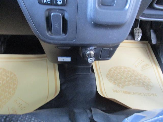 ハイゼットカーゴ ＤＸ　ＳＡＩＩＩ　純正ラジオ　パートタイム切り替え４ＷＤ　衝突被害軽減スマートアシスト　トラクションコントロール　キーレスキー　ヘッドライトレベライザー　Ａストップ　室内消臭抗菌ルームクリーニング済み　整備保証付（28枚目）