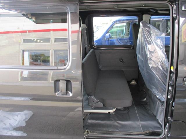 ハイゼットカーゴ ＤＸ　ＳＡＩＩＩ　純正ラジオ　パートタイム切り替え４ＷＤ　衝突被害軽減スマートアシスト　トラクションコントロール　キーレスキー　ヘッドライトレベライザー　Ａストップ　室内消臭抗菌ルームクリーニング済み　整備保証付（35枚目）