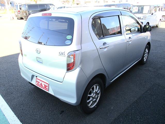 ミライース Ｘ　メモリアルエディション　ケンウッドフルセグＴＶナビ　バックカメラ　社外アルミホイール　ヘッドライトレベライザー　アイドリングストップ　ＵＶカット＆プライバシーガラス　消臭抗菌ルームクリーニング済み　車検整備保証付（12枚目）