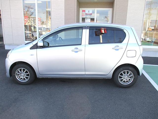 ミライース Ｘ　メモリアルエディション　ケンウッドフルセグＴＶナビ　バックカメラ　社外アルミホイール　ヘッドライトレベライザー　アイドリングストップ　ＵＶカット＆プライバシーガラス　消臭抗菌ルームクリーニング済み　車検整備保証付（15枚目）