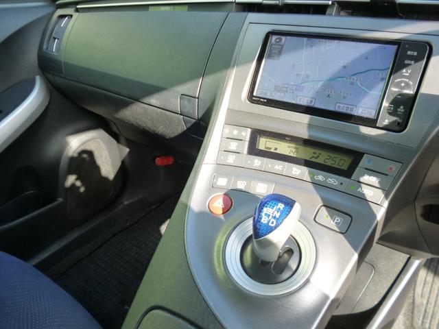 プリウス Ｓ　１オーナー車　純正ナビ　フルセグＴＶ　バックモニター　スマ－トキ－　盗難防止機能　横滑り防止（11枚目）