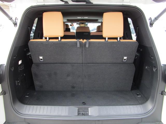 ＬＸ ＬＸ６００　ＯＰリアエンターテインメイトシステム　ＯＰ２２インチアルミ　ＯＰマークロビンソンリファレンスサラウンドシステム　ＯＰモデリスタエアロ　サンルーフ　ワイヤレス充電　クールボックス　Ｐバックドア　３６０Ｃ（18枚目）