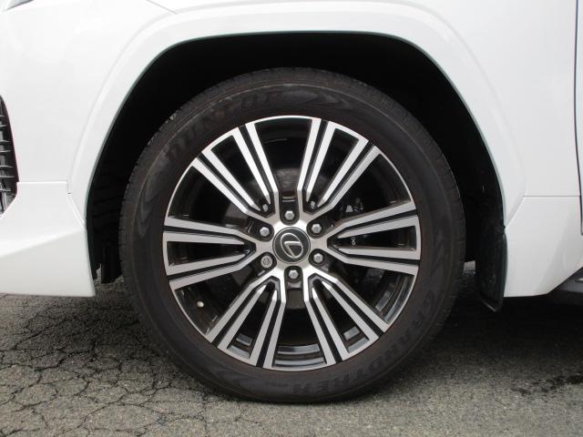 ＬＸ ＬＸ６００　ＯＰリアエンターテインメイトシステム　ＯＰ２２インチアルミ　ＯＰマークロビンソンリファレンスサラウンドシステム　ＯＰモデリスタエアロ　サンルーフ　ワイヤレス充電　クールボックス　Ｐバックドア　３６０Ｃ（19枚目）