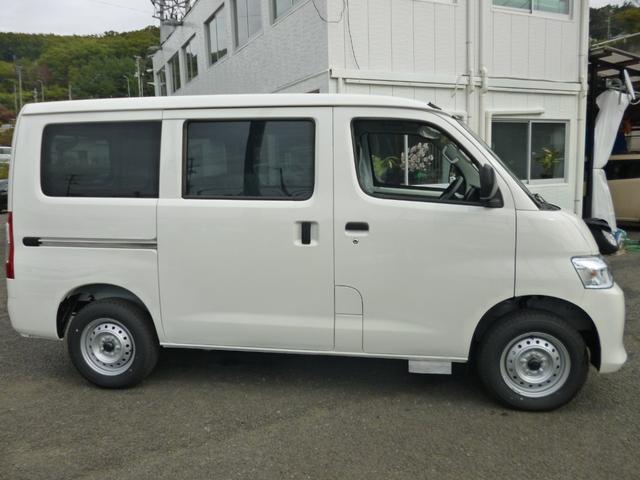 タウンエースバン GL 登録済未使用車 4WD トヨタセーフティセンス コーナーセンサー アイドリングステップ フロント席パワーウィンドウ LEDヘッドライト(5枚目)