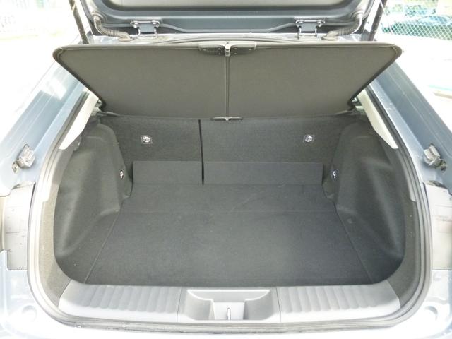 プリウス Ｕ　４ＷＤ　１オーナー車　１２．３インチディスプレイオーディオ　フルセグＴＶ　パノラミックビューモニター　Ｂｌｕｅｔｏｏｔｈ接続　プリクラッシュ　ドラレコ前後　シートヒーター　パーキングアシスト　禁煙車（27枚目）