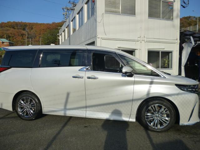 アルファード Ｚ　４ＷＤ　１オーナー車　メーカーマルチメディア　フルセグＴＶ　Ｂｌｕｅｔｏｏｔｈ接続　後席モニター　全周囲カメラ　黒革シート　１・２列目電動シート　両側・バックドア電動　　ドラレコ前後　ＥＴＣ２．０（8枚目）