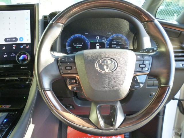 アルファード Ｚ　４ＷＤ　１オーナー車　メーカーマルチメディア　フルセグＴＶ　Ｂｌｕｅｔｏｏｔｈ接続　後席モニター　全周囲カメラ　黒革シート　１・２列目電動シート　両側・バックドア電動　　ドラレコ前後　ＥＴＣ２．０（12枚目）