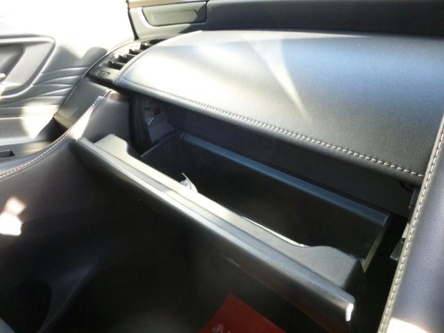 アルファード Ｚ　４ＷＤ　１オーナー車　メーカーマルチメディア　フルセグＴＶ　Ｂｌｕｅｔｏｏｔｈ接続　後席モニター　全周囲カメラ　黒革シート　１・２列目電動シート　両側・バックドア電動　　ドラレコ前後　ＥＴＣ２．０（16枚目）