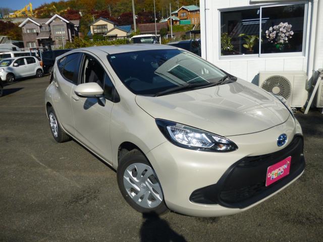 アクア Ｘ　４ＷＤ　トヨタセーフティセンス　ディスプレイオーディオ　Ｂｌｕｅｔｏｏｔｈ接続　バックモニター　ドラレコ前後　プリクラッシュ　ＡＣ１００Ｖ　ＬＥＤライト　オートエアコン　禁煙車（2枚目）