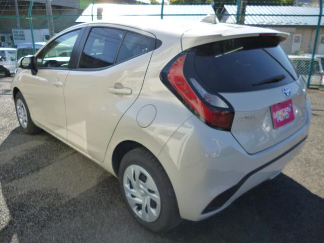 アクア Ｘ　４ＷＤ　トヨタセーフティセンス　ディスプレイオーディオ　Ｂｌｕｅｔｏｏｔｈ接続　バックモニター　ドラレコ前後　プリクラッシュ　ＡＣ１００Ｖ　ＬＥＤライト　オートエアコン　禁煙車（3枚目）